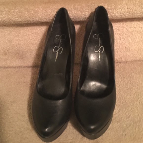 Pumps - Picture 2 of 3