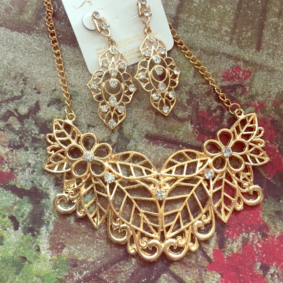 Prom necklace and earring set