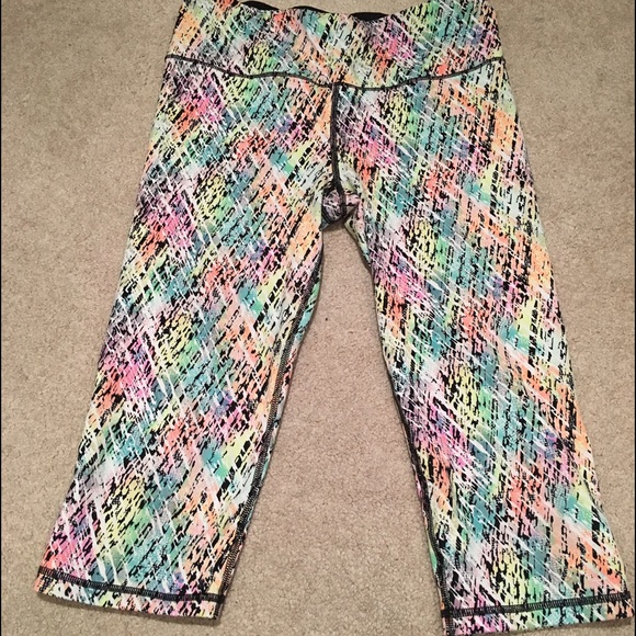 Victoria's Secret Knockout Crop M