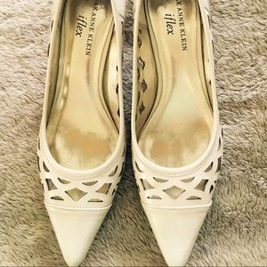 Cream pointed heels