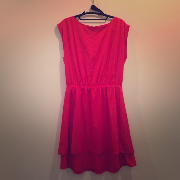 Red sleeveless dress