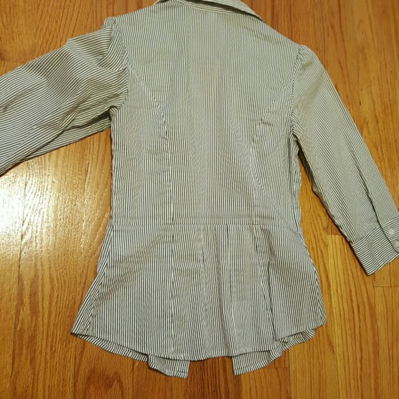 H&M stripped button down shirt 3/4 sleeve 4 - Picture 4 of 4