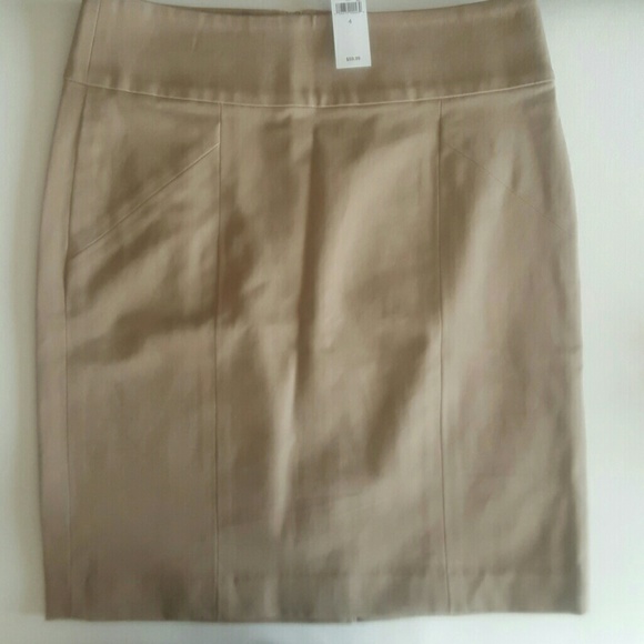 🚫SOLD🚫 NWT BANANA REPUBLIC | PENCIL SKIRT - Picture 2 of 4