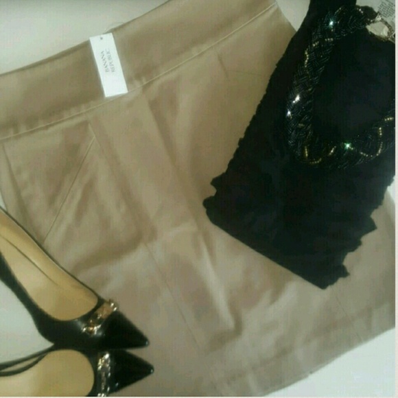 🚫SOLD🚫 NWT BANANA REPUBLIC | PENCIL SKIRT - Picture 3 of 4