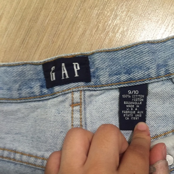 *SOLD* Gap Vintage High Waisted Shorts - Picture 3 of 3