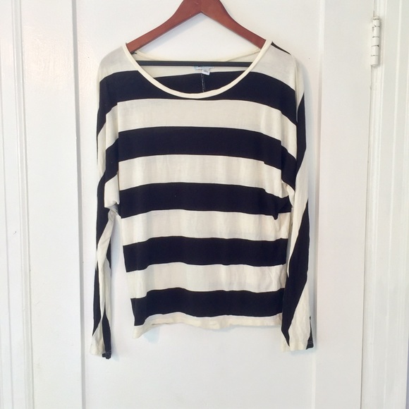 Black and White Striped Dolman Top! - Picture 3 of 4