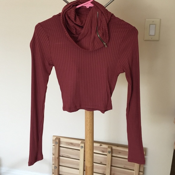 Dark salmon ribbed turtleneck crop top