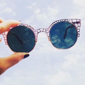 Quay Australia Fleur Sunnies