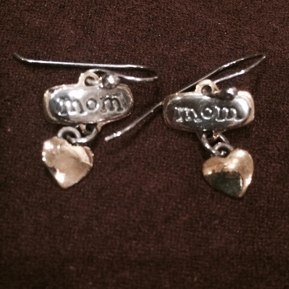 Celebrate MOM💜💜!!  Sterling Silver earrings