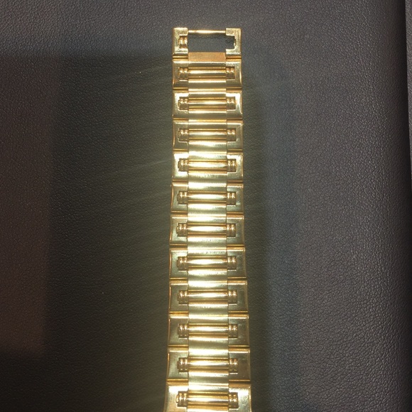 Solid 18kt Piaget watch. 89.2g main image 4