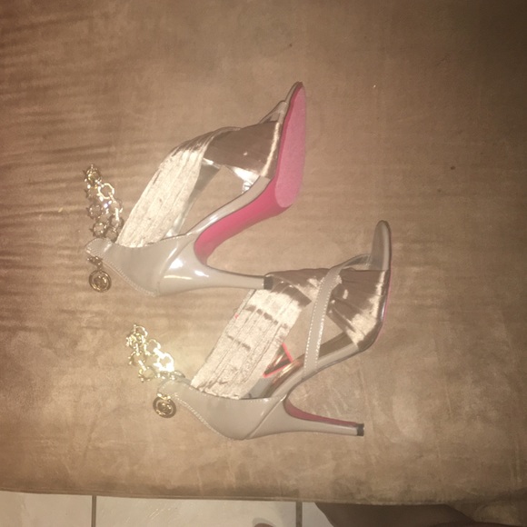 Apple bottom classic beige and gold high heel - Picture 1 of 4