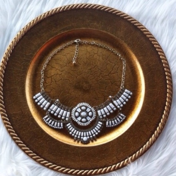 NWT Retail White Tiles Bib Statement Necklace - Picture 3 of 3