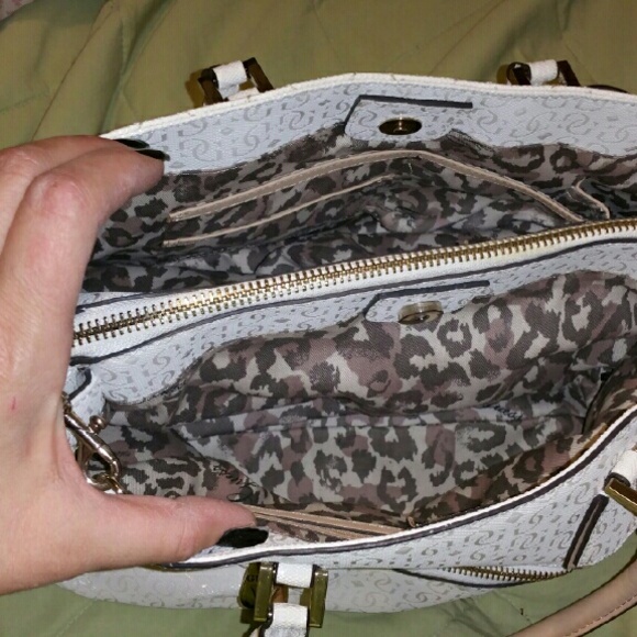 Guess Purse - Picture 3 of 4