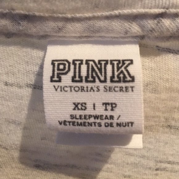 V-neck Victoria's Secret shirt worn only 3 times - Picture 2 of 3