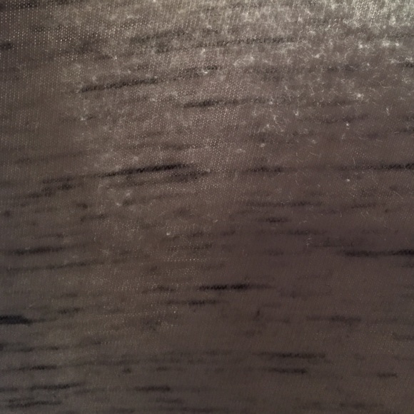 V-neck Victoria's Secret shirt worn only 3 times - Picture 3 of 3