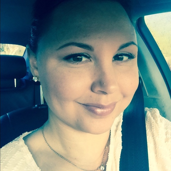 Meet your Posher, Sara - Picture 1 of 1