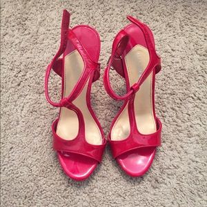 Hot red Gianni Bini heels!!
