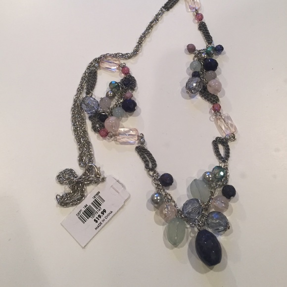 LOFT Necklace - Picture 3 of 3