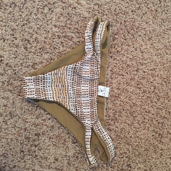 Swimsuit - Picture 2 of 3