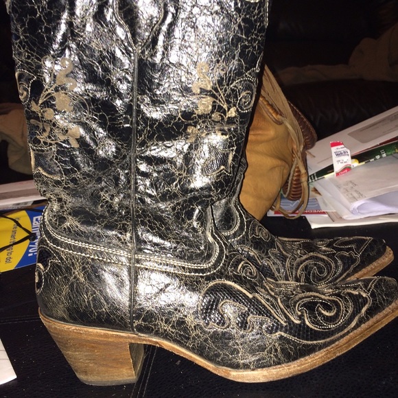 Boots - Picture 3 of 4