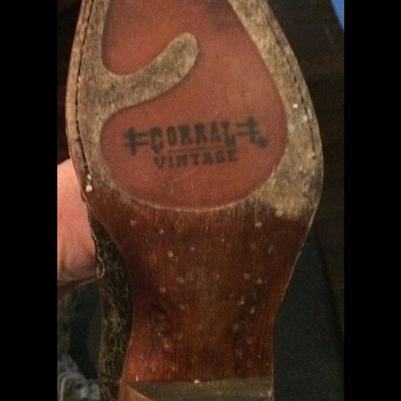 Boots - Picture 4 of 4