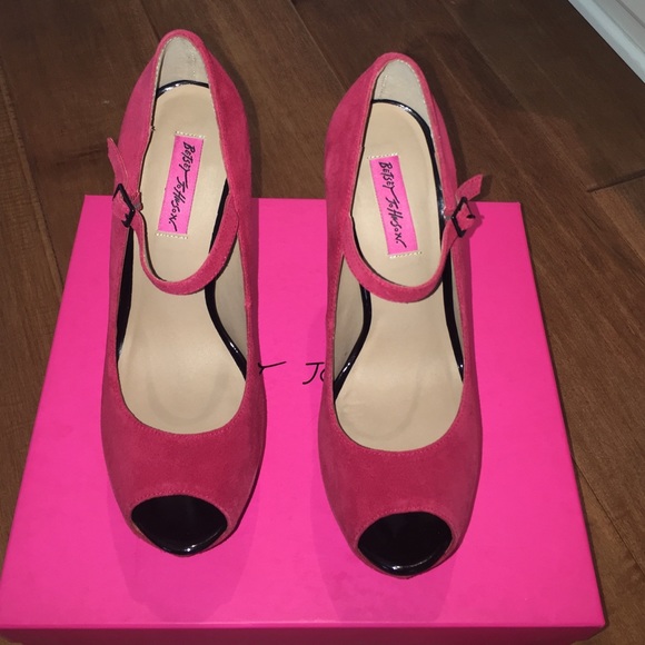 BETSEY JOHNSON HEELS - Picture 2 of 4