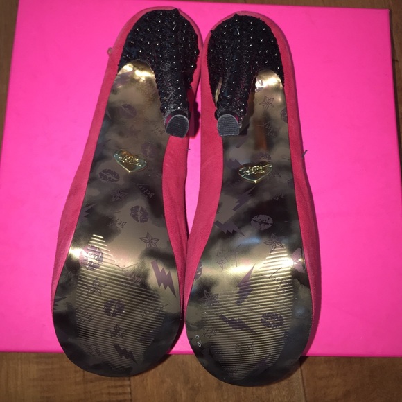 BETSEY JOHNSON HEELS - Picture 4 of 4