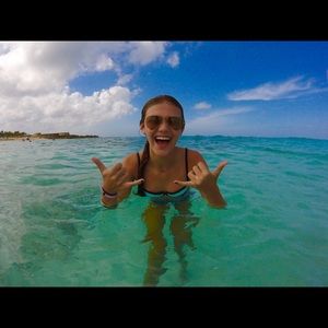 Meet your Posher, Christi