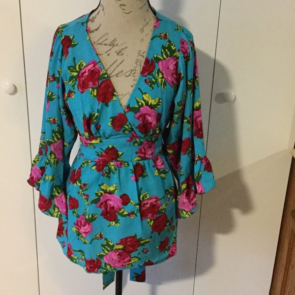 Betsey Johnson Tops - Betsey Johnson spring blouse