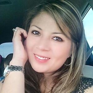 Meet your Posher, Izella