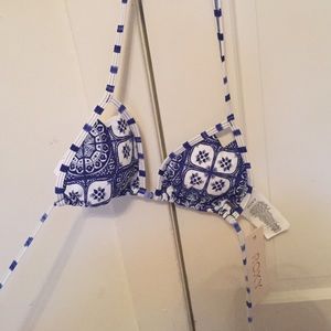 Roxy bathing suit top
