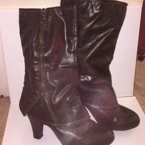 Heeled boots