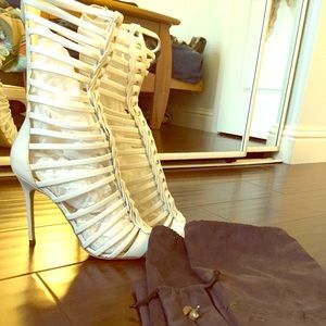 *AUTHENTIC* B Atwood Isabeli, Size 9 EU 40 w/ box!