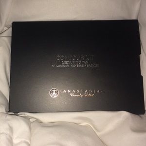Anastasia Contour kit- medium/tan