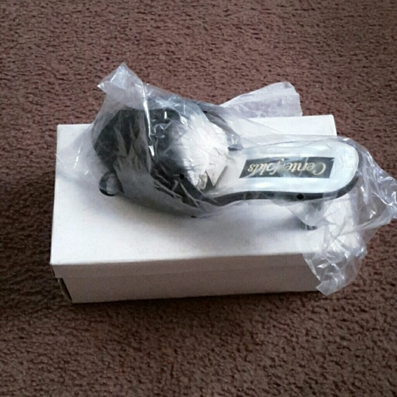 Centerfold Bedroom shoes