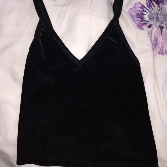 Black velvet cropped v neck strapless shirt