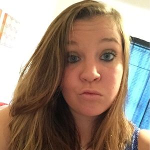 Meet your Posher, Brittney