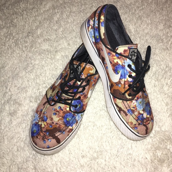 Nike janoski floral