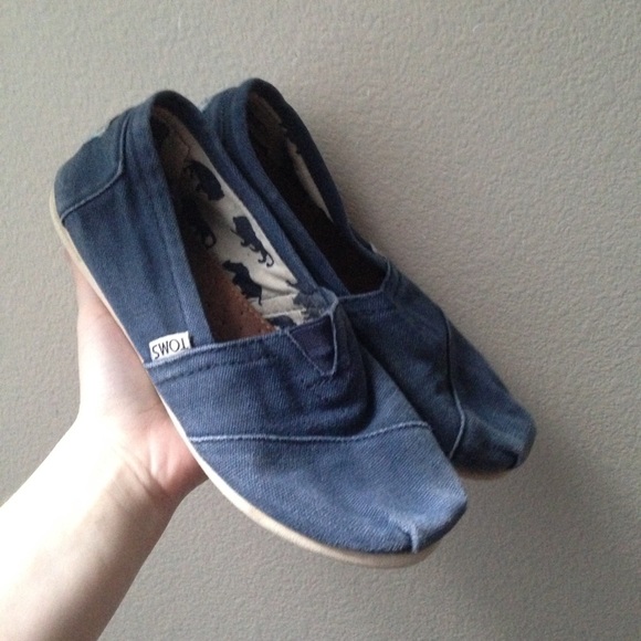 Navy Blue Toms
