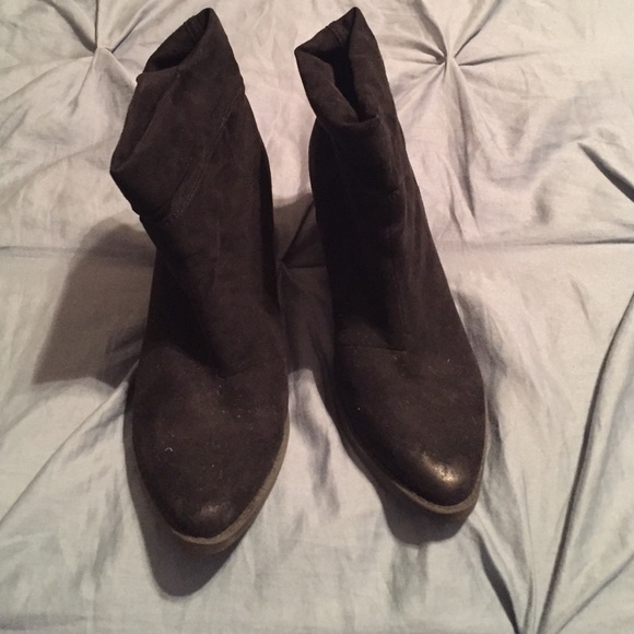 Qupid Black Suede Boots