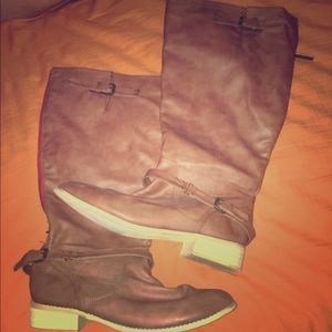 Beautiful distressed brown Torrid boots.