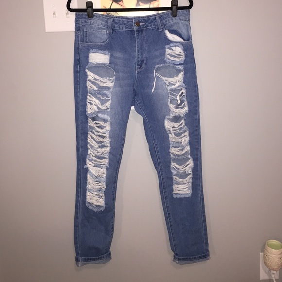 Super-distressed Trendy Boyfriend Jeans
