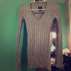 American eagle v-neck cable knit sweater