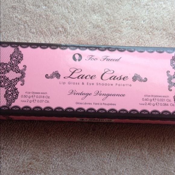 Too Faced Lace Case