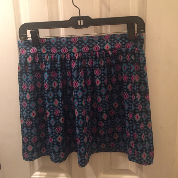 Socialite Patterned Skirt