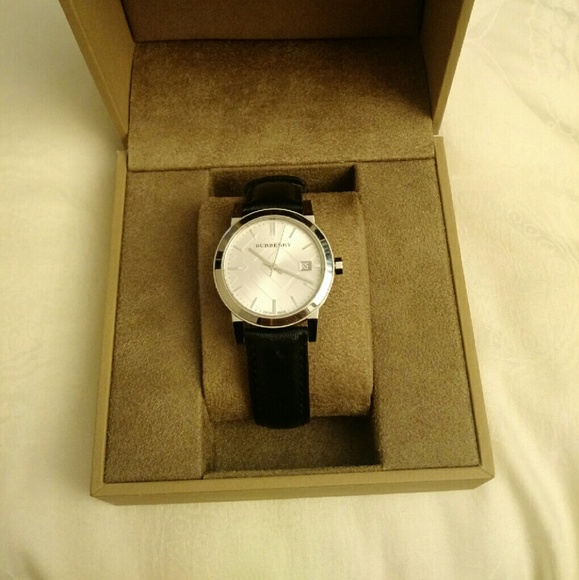 Sold on merc@ri Burberry Watch - Picture 4 of 4