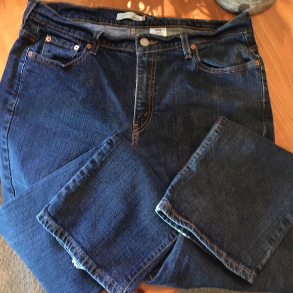 Levi's - Picture 2 of 4