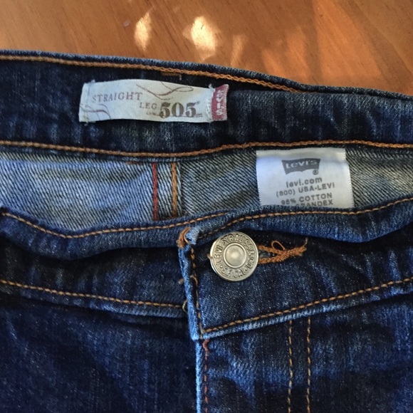 Levi's - Picture 3 of 4