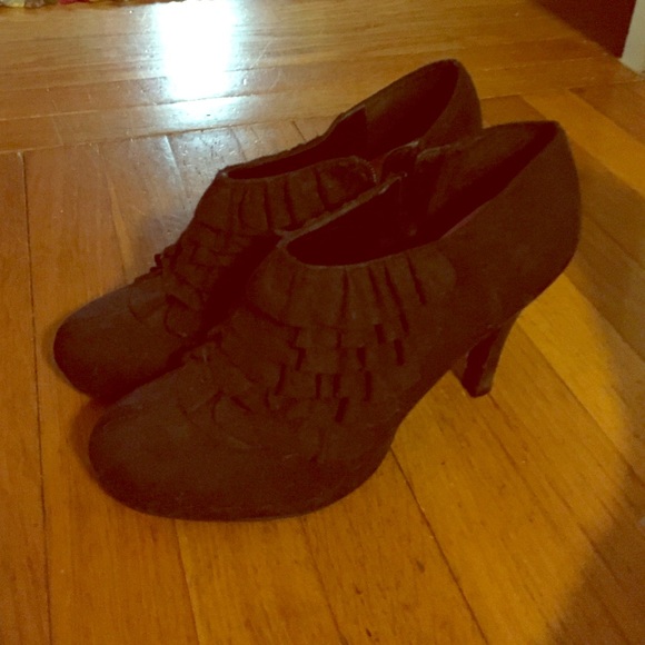 Cute suede madden girl ruffle high heels. Retro!