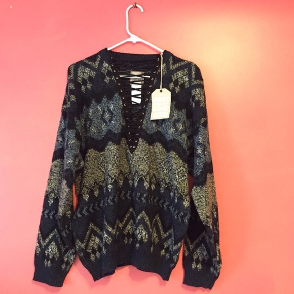 LF lace up sweater - Picture 2 of 3